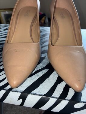MICHAEL Michael Kors Nude Pointed-Toe Pumps